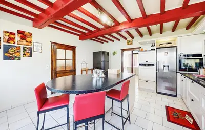 Cuisine ou kitchenette dans l'établissement Stunning Home In Flaignes-Havys