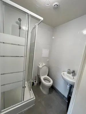 Salle de bains dans l'établissement Studio SN8 - Centre-Ville Meaux - Proche Disneyland