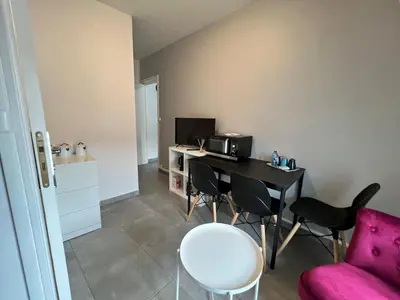 Télévision ou salle de divertissement dans l'établissement Studio SN8 - Centre-Ville Meaux - Proche Disneyland