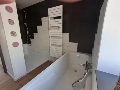 Salle de bains dans l'établissement Auxpetitsloups