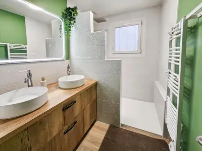 Salle de bains dans l'établissement Villa L'Isachrist, Calme, Confort, 20' Disneyland