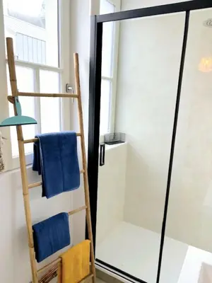 Salle de bains dans l'établissement Appartement cosy au cœur de Saint Quentin