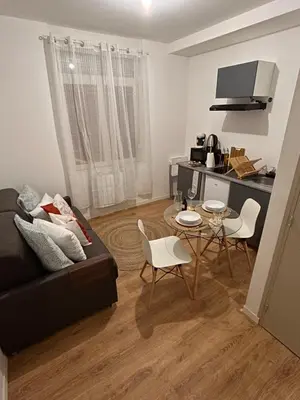 Cuisine ou kitchenette dans l'établissement Serenity Stay