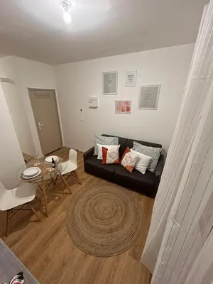 Coin salon dans l'établissement Serenity Stay