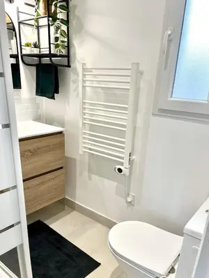 Salle de bains dans l'établissement Cozy Margny - Neuf, Calme, Haut Débit & SmartTV