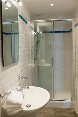 Salle de bains dans l'établissement Lequatorze