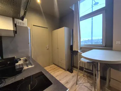 Cuisine ou kitchenette dans l'établissement Rome - Tout proche de la Cathédrale de Reims