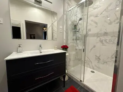 Salle de bains dans l'établissement L'Effervescence