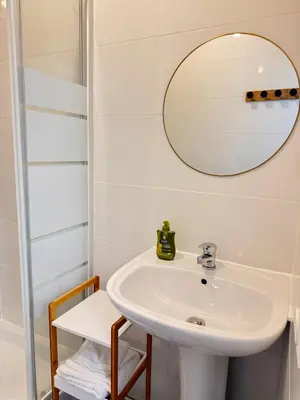 Salle de bains dans l'établissement Studio B7 - Centre-Ville Meaux - Proche Disneyland