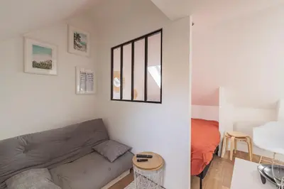 Coin salon dans l'établissement CELIAN,centre Reims pour 4 pers