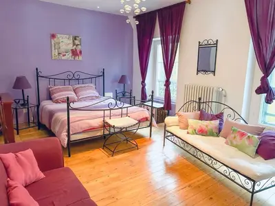 Un ou plusieurs lits dans un hébergement de l'établissement Domaine l'Ermitage Nature & Loisirs, Billard, WiFi, BBQ et Détente