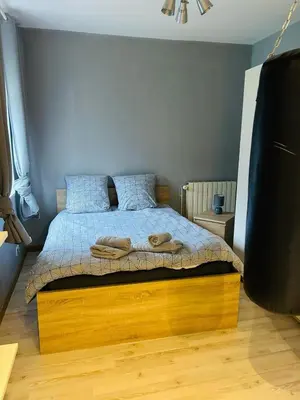 Un ou plusieurs lits dans un hébergement de l'établissement Domaine l'Ermitage Nature & Loisirs, Billard, WiFi, BBQ et Détente