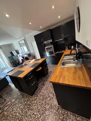Cuisine ou kitchenette dans l'établissement Super appartement proche Disney