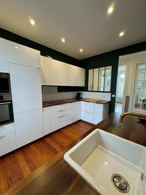 Cuisine ou kitchenette dans l'établissement L'écrin des Tanneurs - 110m2 - 2 chambres - Epernay Hyper Centre