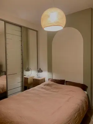 Un ou plusieurs lits dans un hébergement de l'établissement Spacious and central apartment
