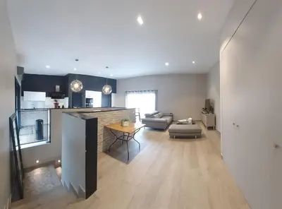 Cuisine ou kitchenette dans l'établissement Bel appartement 140m2, terrasse au calme 20m2