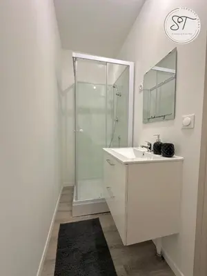 Salle de bains dans l'établissement Cosy Studio 4 - Serene Escape