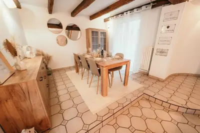 Cuisine ou kitchenette dans l'établissement The Champenoise Jacuzzi - Vineyard