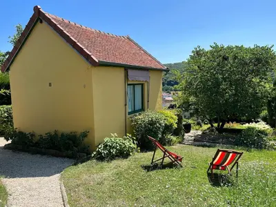 Jardin de l'établissement Artist Ernest Renoux's Atelier, Romantic Retreat