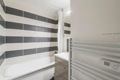 Salle de bains dans l'établissement Le Pastel - 10 couchages - proche Cathédrale