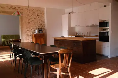 Cuisine ou kitchenette dans l'établissement Gîte du Moulinet