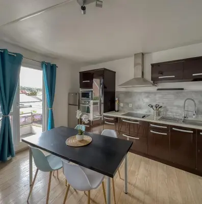 Cuisine ou kitchenette dans l'établissement Le Margnotin