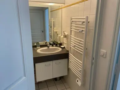 Salle de bains dans l'établissement Grenier a sel hyper centre magnifique studio