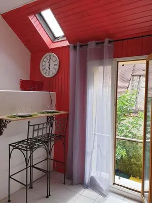Plan de l'établissement Studio gare et commerces sur place