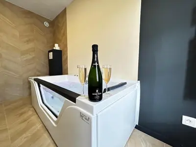 Boissons dans l'établissement E4 Reton Suite avec Balnéo T2 au couur d Épernay