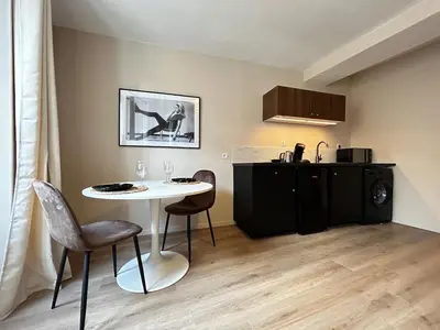 Cuisine ou kitchenette dans l'établissement E3 Reton T2 Design & Confort à 5min du Centre