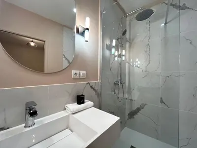 Salle de bains dans l'établissement E3 Reton T2 Design & Confort à 5min du Centre