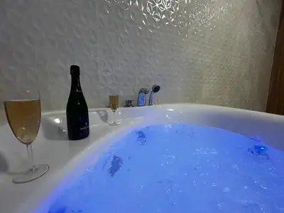 Plan de l'établissement E1 Reton magnifique T3 RDC terrasse et jacuzzi