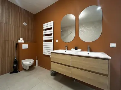 Salle de bains dans l'établissement E1 Reton magnifique T3 RDC terrasse et jacuzzi
