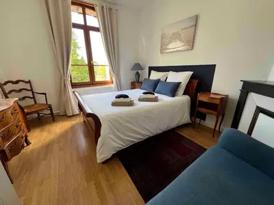 Un ou plusieurs lits dans un hébergement de l'établissement Maison meulière du 34e Sacre, à proximité du Domaine Pommery
