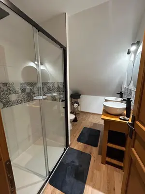 Salle de bains dans l'établissement Jolie maisonnette