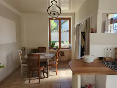 Cuisine ou kitchenette dans l'établissement Les Roises