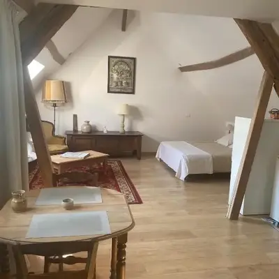 Grand studio lumineux à 10 min de Compiègne