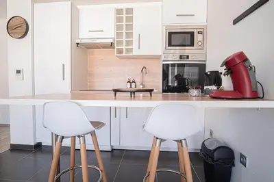 Cuisine ou kitchenette dans l'établissement Prestige Apartment & Cathedral View
