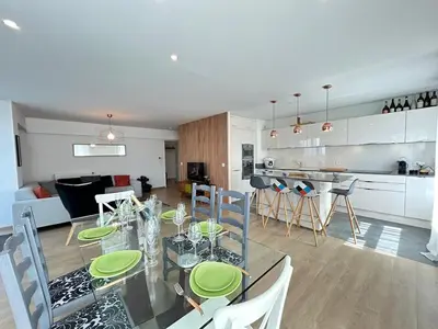 Cuisine ou kitchenette dans l'établissement Rooftop 6 pers, 2 Sdb avec terrasse