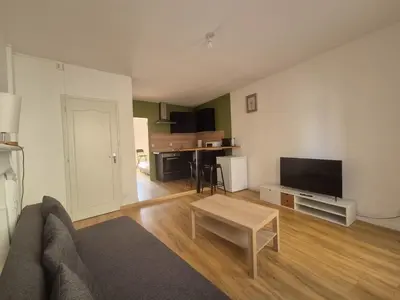 Télévision ou salle de divertissement dans l'établissement Milano, 4 Pers, Centre-ville, Confortable