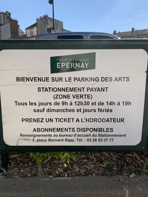 Certificat, récompense, panneau ou autre document affiché dans l'établissement L'Etoile-Appartement élégant au coeur d'Epernay, proche de l' avenue de Champagne