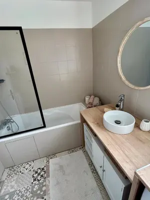 Salle de bains dans l'établissement Élégant cocon - Saint-Rémi