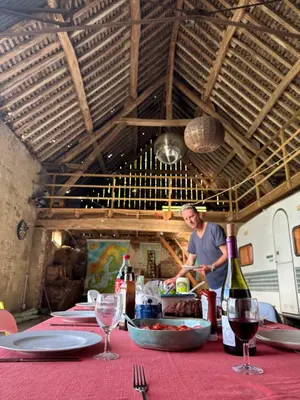 Restaurant ou autre lieu de restauration dans l'établissement 19th century farm house with pool in Champagne