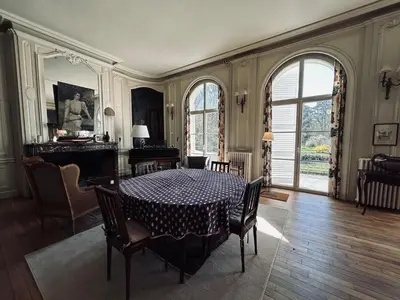Coin salon dans l'établissement La Chaladrerie grande maison de maître avec jardin