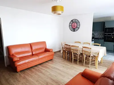 Coin salon dans l'établissement Appartement 3 chambres à Sedan