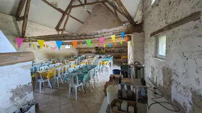 Restaurant ou autre lieu de restauration dans l'établissement Peaceful countryside retreat - full of character