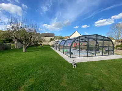Jardin de l'établissement maison au calme avec piscine chauffée