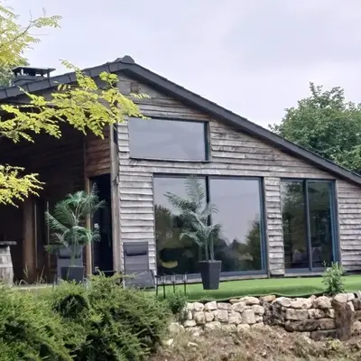 Chalet avec bain à remous à Saint-Loup-Terrier
