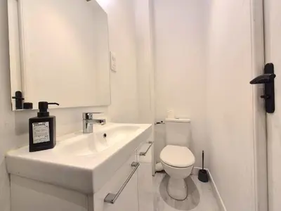 Salle de bains dans l'établissement Villeminot, 2 pers, Gare, Central, Agréable
