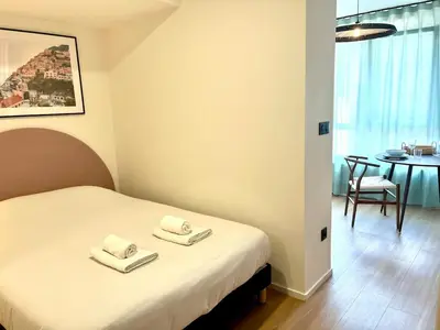 Un ou plusieurs lits dans un hébergement de l'établissement We Live Inn Sharies Reims - B502